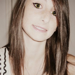 Bonjour, je suis une fille comme les autres. Rien de plus, rien de moins.