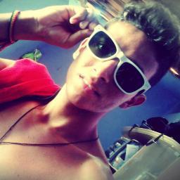 - Sou Chato e Ciumento pra karay u_u'