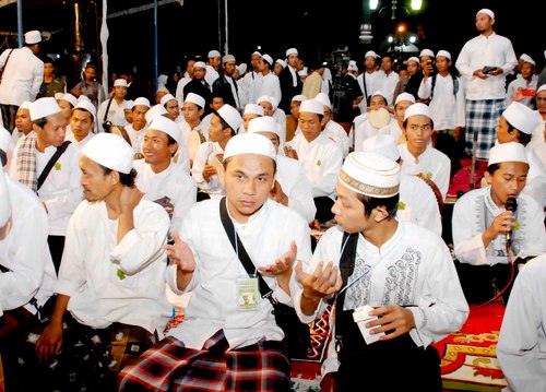 ada kala kita terawa ,ada kala kita rasakan duka hidup memang penuh tanda tanya namun asa takkan pernah hilang..