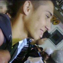 Oi prazer meu nome é juliano mas todos me chamam de jú, tenho 14 ano,  mais ou menos 1,75 m, olhos verdes, to solteiro em busca de uma menina q me complete.
