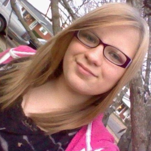 Im 16, Sophomore at SWHS. In a relationship.