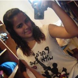 Eu sou timida,chata,feliz,irritante,louca menos perfeita!! S2'
