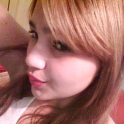 uma adolescente com carinha de criança e jeito de mulher ... essa sou eu camila ..