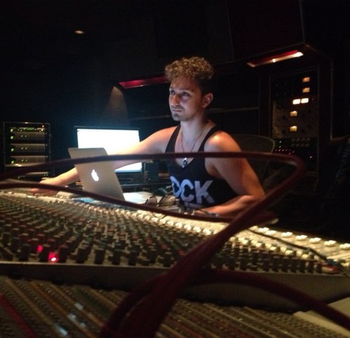 Music producer @PlayandWinMusic