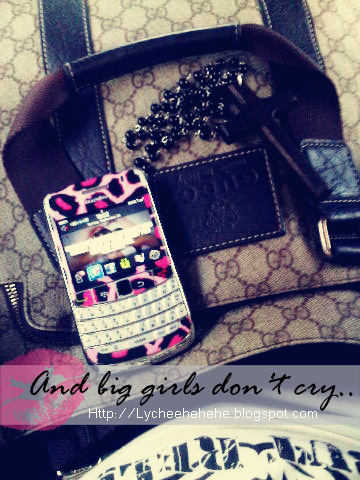 ONLINENOTES_'s profile picture. Young & I'M LEARNING NOT FALLING. ★