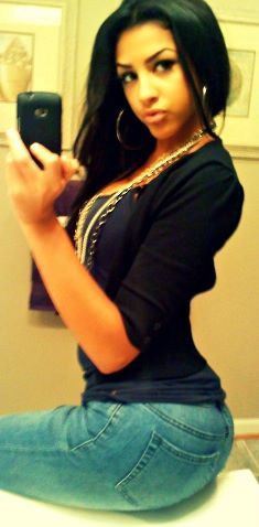 dont want to meet in person just want to exchange pictures and some sexting..and follow back!!!