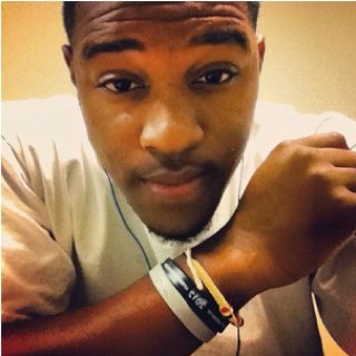 Follow me on IG: dwezzy_510