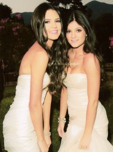 Kendall & Kylie are my life. | I love all the Kardashians, Jenners, Disicks, Wests, Odoms. | Freedom ✌