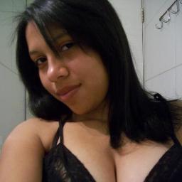 amo ouvir musica,sair com os amigos,pizzas,chocolate,dançar etc
