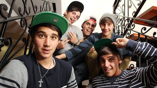 if you follow me, ill follow back I promise!...unless you annoy me..