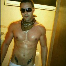Darwin. venezolano. padre, hijo, esposo, jaja tanta vaina sigueme y ya :p