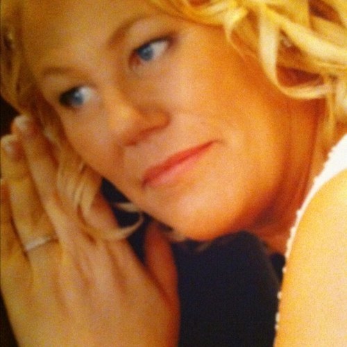 nicola_charnock's profile picture. Loves her little family