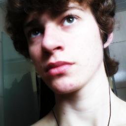 Follow-me on @leonardowho. Siga-me no @leonardowho.