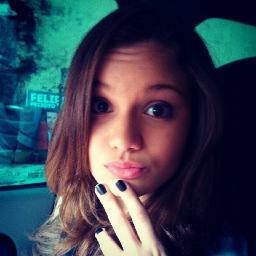 Não precisa de uma descrição na bio.Quem lê meu twitter, lê meu coração. Amo Você @karizebrum. Desde: 07/08