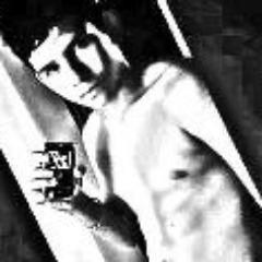 16anos,amigo,brincalhão,amoroso,esportista,nada estudioso kkkks,