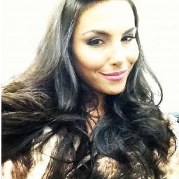 Não importa de quem você é fã, o importante, é o amor que você sente pelo seu ídolo ∞ Amor incondicional, que apenas fãs de verdade entendem  ,, @melfronckowiak