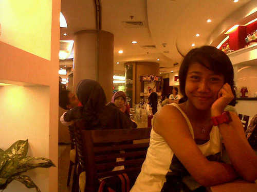 nanda_nofita's profile picture. Dirimu masih ada d dalanm benakku (⌣́_⌣̀)