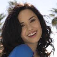 Meu lema é Stay Strong; Meu hino é Skyscraper; Meu animal é a Tartaruga. O que eu sou? Uma Lovatic.