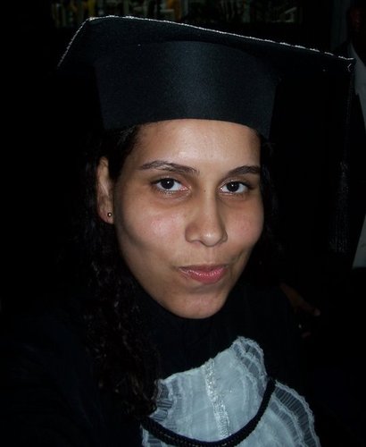 Professora de Tecnologia e designer freelancer. Gosto de video games, música e amo filmes e séries.