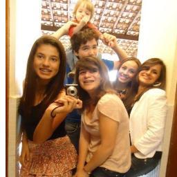 ''Não existe um caminho para a felicidade. A felicidade é o caminho.'' Palmeirense & Leonina (: