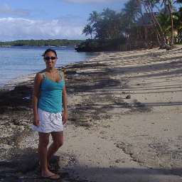 Crystiane5's profile picture. 