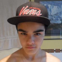 PierreHoller's profile picture. Oi**