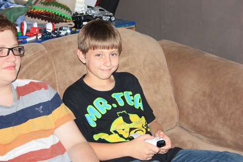 Jonatha48113152's profile picture. Hey I'm Jon I like gaming, Minecraft, Lego, making videos watching @WWE & watermelon! FOLLOW!