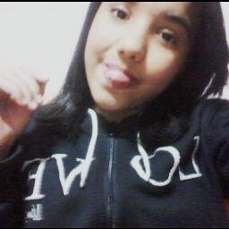 ' Elα sorri bonito e deixα os outros querendo sαber o segredo que α fαz FELIZ;* Paai & Mãe ♥ #Sagitariana 
Voçê saabe me faazer Feliz ♫