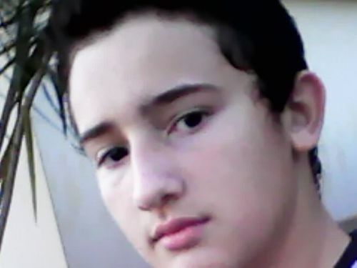 curto,muito da uns role com os amigo e adoro futebol.