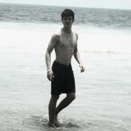 Club dedicado a Carlos Fierro @werofierro creado el 07/07/11 alas 9:20 pm,me siguió ese mismo dia♥ :