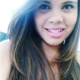 Sou Daniele Cordeiro,tenho 16 anos,odeio falsidade.Adoro fazer amgs, consigo ser mt chata quando eu quero,sou ciumenta,mais amo estar ao lado de que me faz bem.