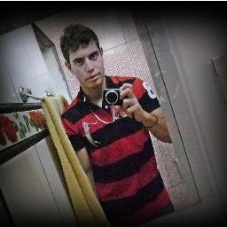 Sou forte o suficiente para lutar, Inteligente o bastante para aprender, Legal a altura de não ser chato e bonito ao ponto de não ser feio !!! Follow-me!!!