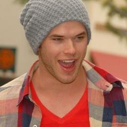 RosesEmm's profile picture. I can be your best bud or your worst nightmare. Choose wisely. (single and looking. 18+)