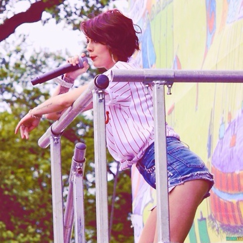 falselloyd's profile picture. ello i'm Cher please talk to me it's not like I bite.... yanno unless your into that.