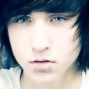 Hello i enjoy apples, One Direction, my little cousin @Victoria13_1D, and girls ;)