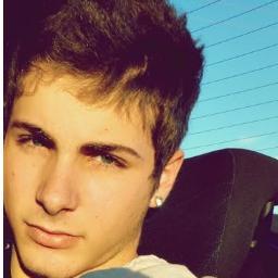 @mufabris13. Eu sou o #MuriloFabris ~ Colírio da mamãe. Sou Rico,Modelo e #MENTIROSO. Tenho 17 Anos, #CORINTHIANO Quer Saber Mais? SIGA-ME