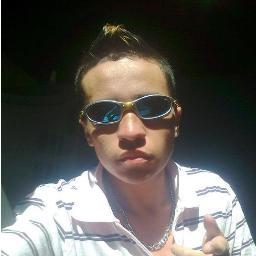 Nome: Rafael Guedes Teixeira De Marques
Idade:17 anos
Hobbies: Jogar futebol só kkkk
Tá bom de mais isso já kkk
