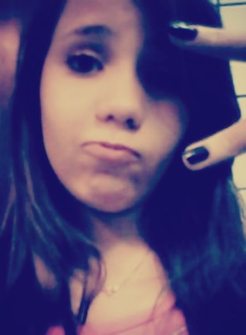 Menina confusa , legal , simples , Engraçada . Quer saber mais ? é so seguir ! ♥