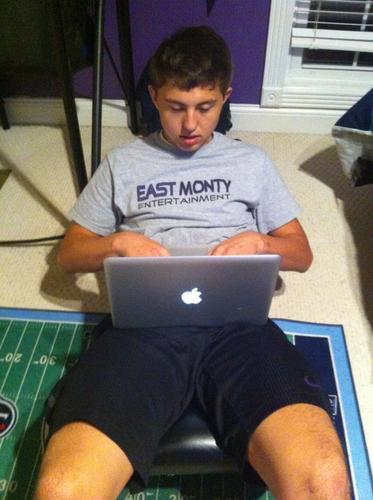 Spit ill azz Raps. East monty on da rise. Dont bullsht.