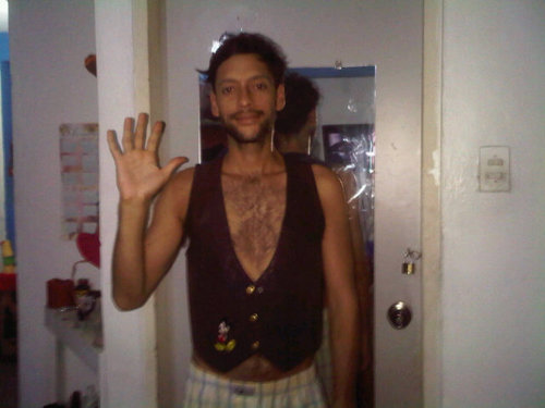 Amigo hombre actor cantante pintor vendedor