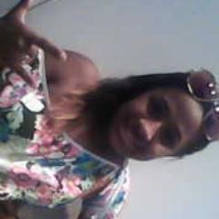 12  anos  chata,taurina,feia,apaixonada  pelos  melhores  amigo  e  amiga  @_CarinaDias2  @caioroberto  @G_finho @_Juninho_pg1