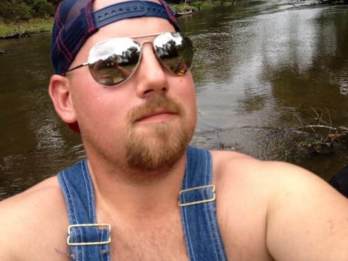 newly single guy enjoying the landscape of beautiful women out there.