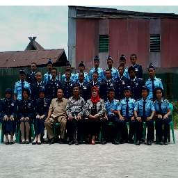 dulunya saya menginginkan sekolah dismk penrbangan sekarang kenginan saya sdh tercapai,dan saya akan mengejar cita-cita saya menjadi pilot.......