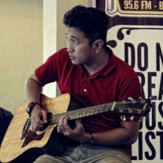 dickyrasyid_'s profile picture. I play guitar. I love ice cream and I enjoy all kind of ice cream sundry.