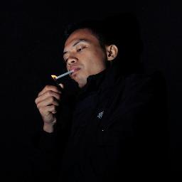 setan itu menyesatkan. maka bertemanlah dengan setan supaya tidak tersesat. setan pasti gak tega menyesatkan sesama setan.