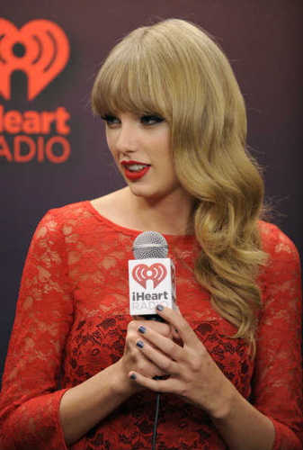 t.swift13♔RED-22Oct'12 | 9anakayam (~‾▿‾~) | 0112♥ | far.east.movement (´▽`ʃ♥ƪ) | s.w.i.f.t.i.e.s ('▽'ʃƪ)