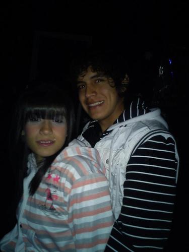 Ser todo en ti, quiero ser el amor de tu vida,y ser para ti quiero ser quien da brillo a tus días... y con mi amor ganar tu amor.. te amo fabri