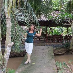 FLOATING MARKET-MEKONG DELTA  VIET NAM 1 DAY
•	PRIVATE TOUR : $85/1PAX (GROUP:2PAX)
Enjoy boat trip and real life at Mekonng River in Viet Nam.