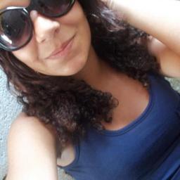 Eu que vivo com α cαbeçα nα luα, com músicα no ouvido e corαção nα bocα :)
eu sou meninα e mulher, eu sei muito bem o que quero Prazer, Amanda