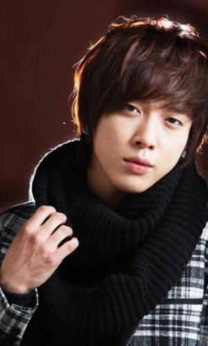 Uzumaki8199077's profile picture. Hye guys!!!I'm Jung Yong Hwa,I'm not the real one of it.I have MANY fans.